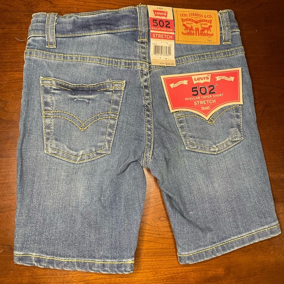 Boys Levi’s Shorts - 502 regular taper short, stretch, size 5 regular - Picture 4 of 6